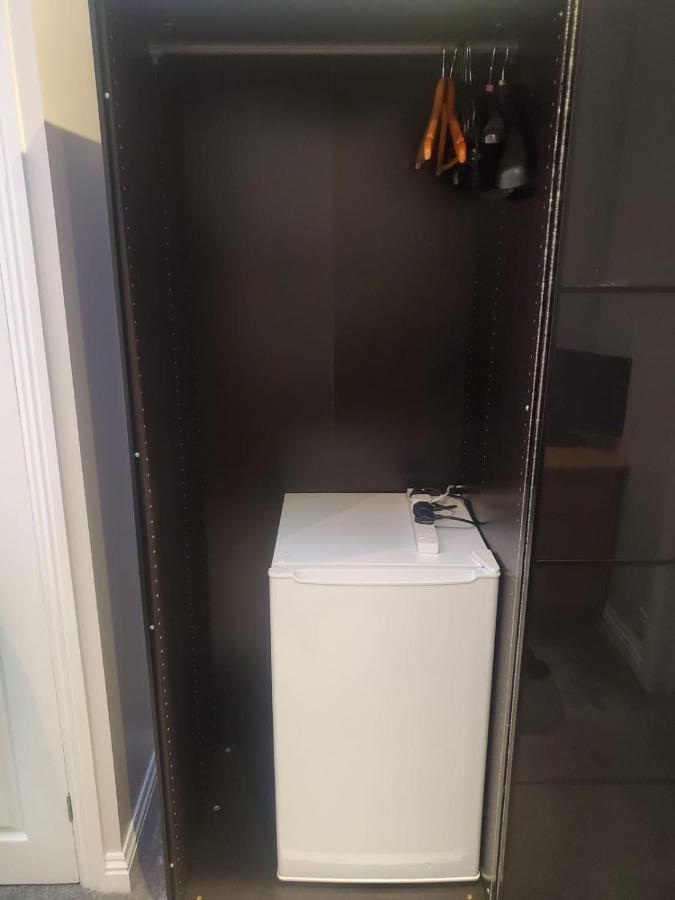 Large Kingsize Ensuite In Kingswood, Bristol, Bs15 Privatunterkunft