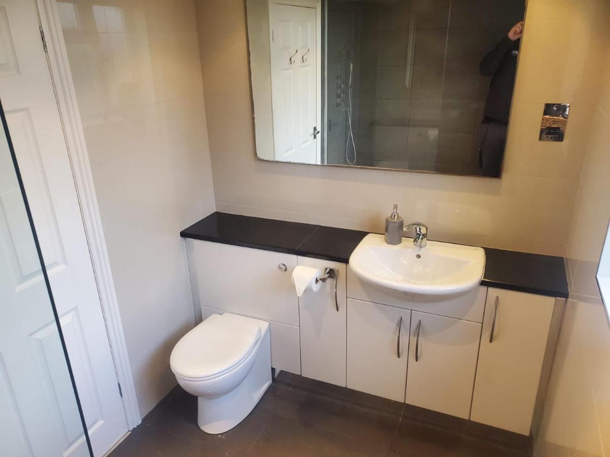 Large Kingsize Ensuite In Kingswood, Bristol, Bs15 Alloggio in famiglia *