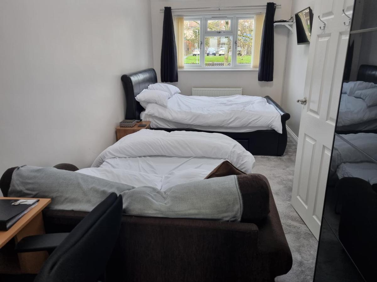 Large Kingsize Ensuite In Kingswood, Bristol, Bs15 Alloggio in famiglia